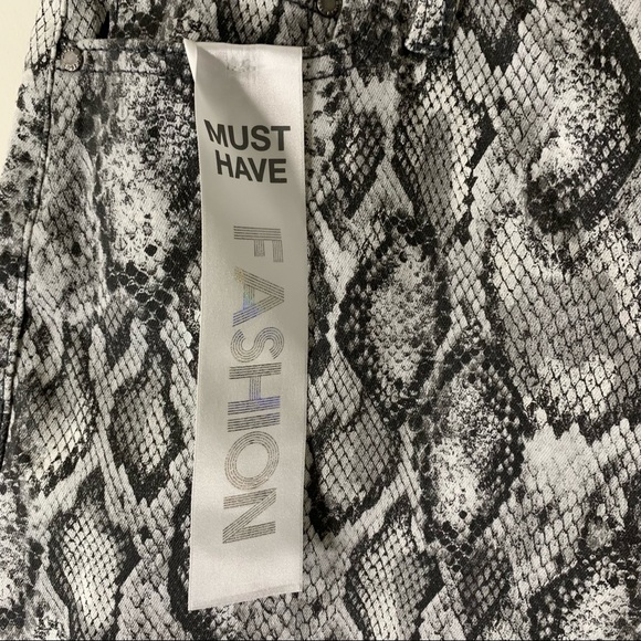 Tinseltown Snake Print Skinny Ankle Jeans NEW - Picture 3 of 8